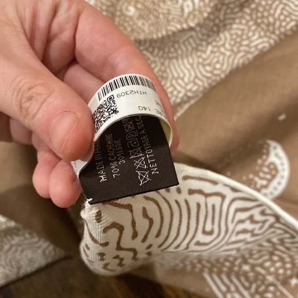 Brand new hermes 140 shawl cashmere - Picture 6 of 7